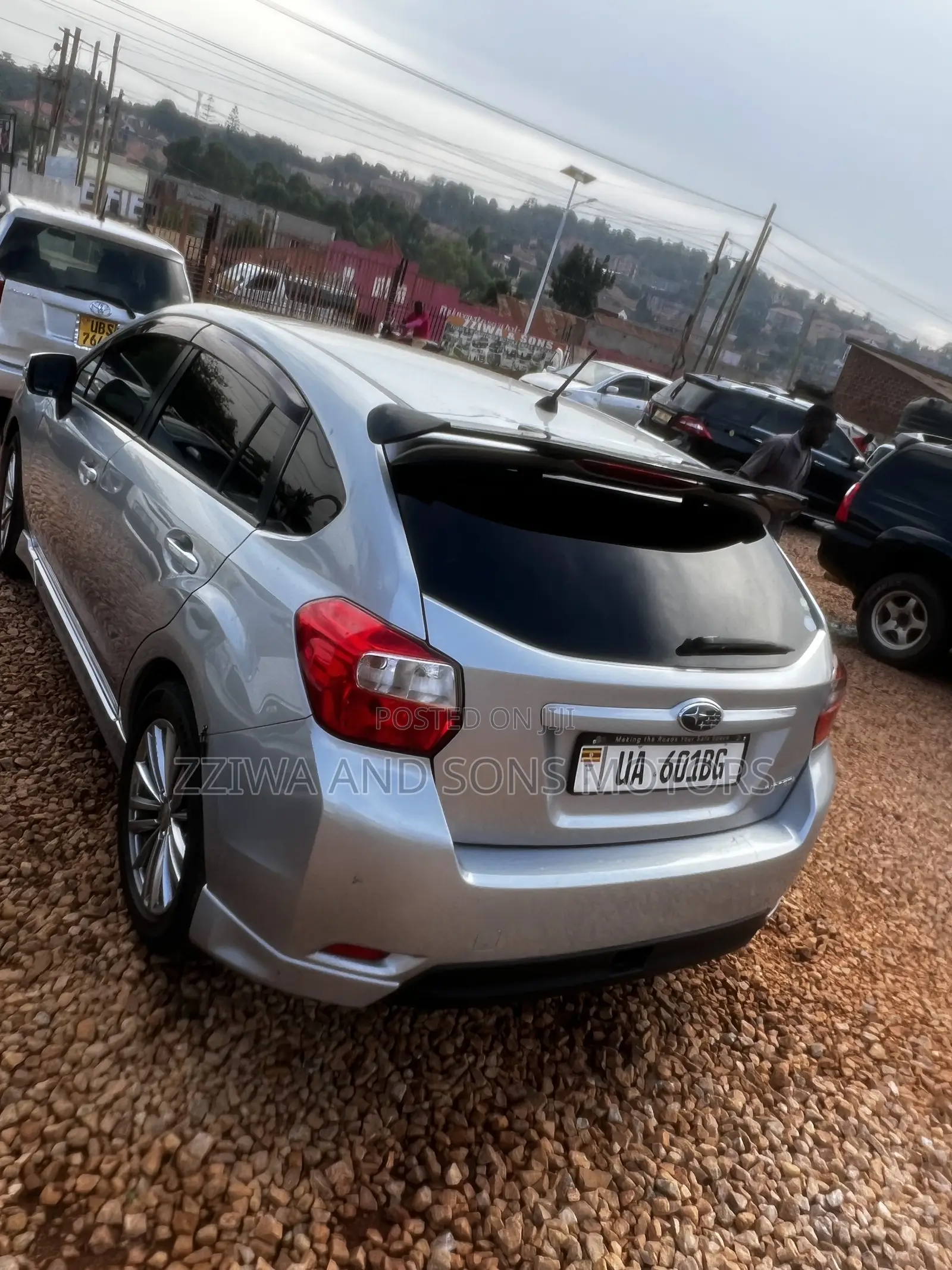 Subaru Impreza 2.0i Premium PZEV 4dr Hatchback AWD (2.0L 4cyl CVT) 2015