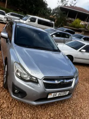Subaru Impreza 2.0i Premium PZEV 4dr Hatchback AWD (2.0L 4cyl CVT) 2015