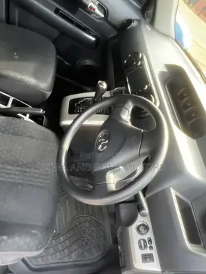 Toyota Corolla Rumion Hatchback 1.5 FWD 2010 White