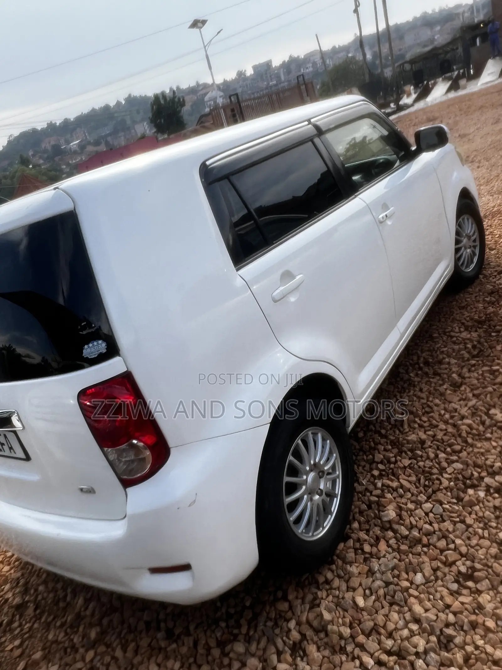 Toyota Corolla Rumion Hatchback 1.5 FWD 2010 White
