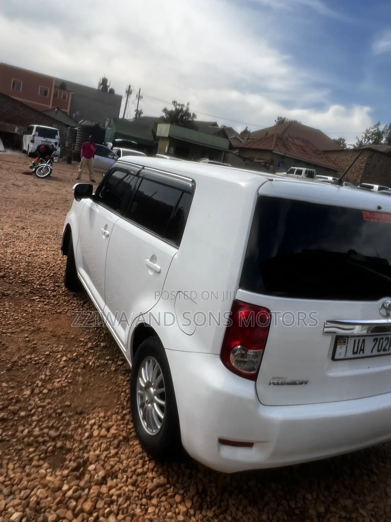 Toyota Corolla Rumion Hatchback 1.5 FWD 2010 White