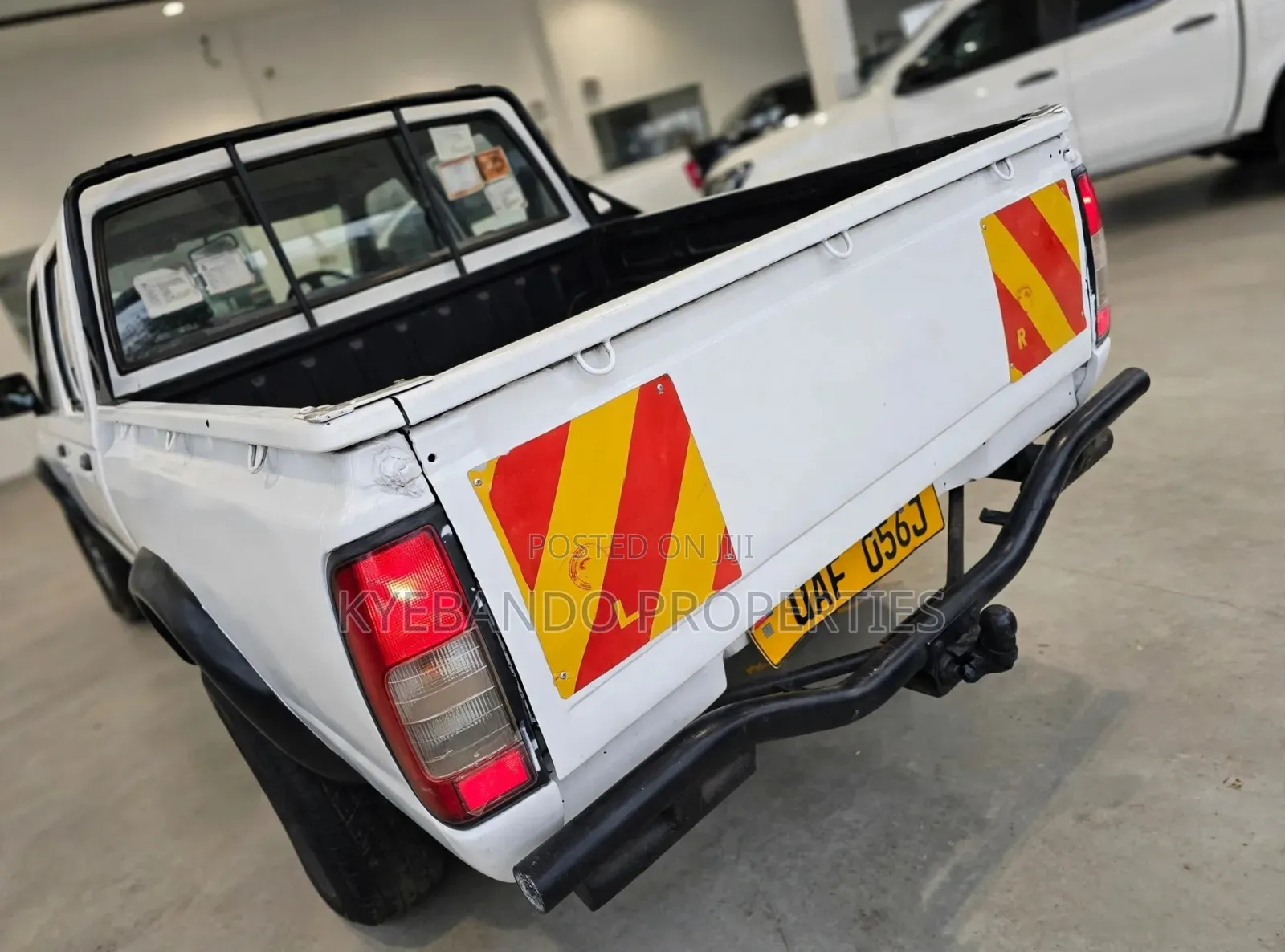 Nissan Hardbody 2002 White