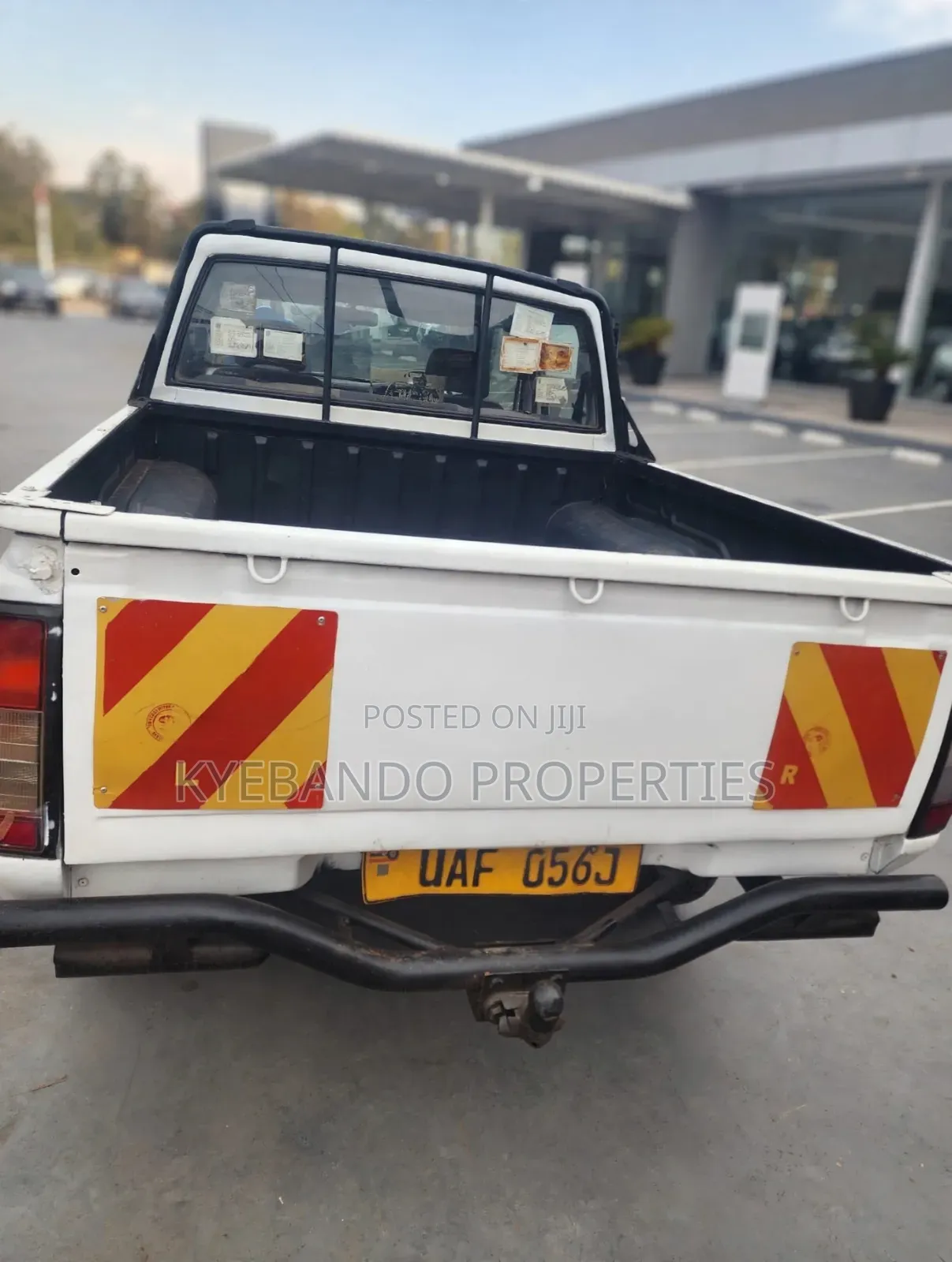 Nissan Hardbody 2002 White