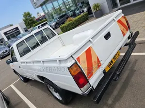 Nissan Pick-Up 2.5D 1998 White