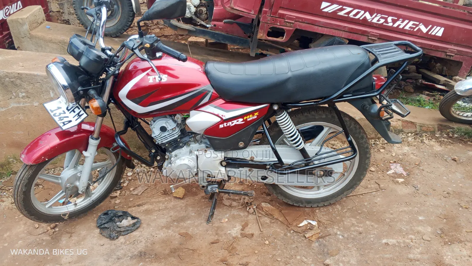 TVS HLX 125 2023 Red
