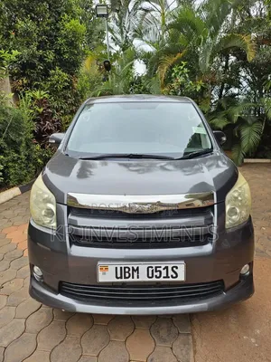 Toyota Noah 2.0 143hp AWD (7 Seater) 2007 Gray