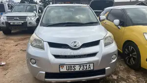Toyota IST 2010 Silver
