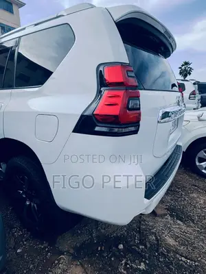 Toyota Land Cruiser 2019 White