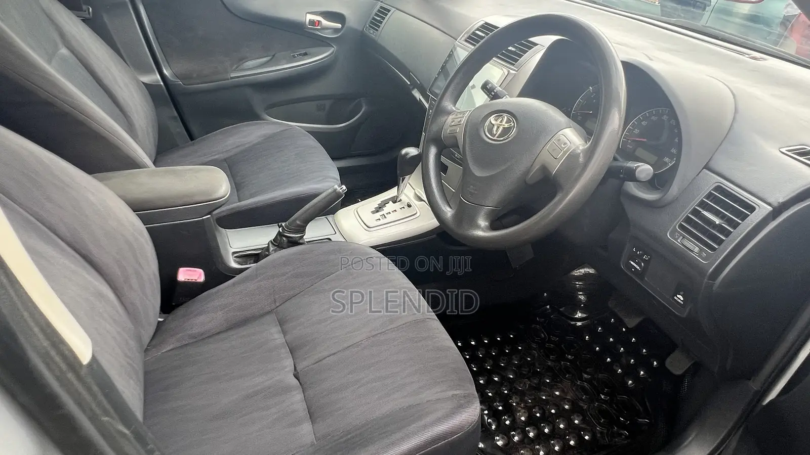 Toyota Corolla Fielder 2010 Silver