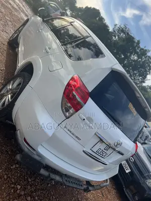 Toyota Vanguard 2013 White