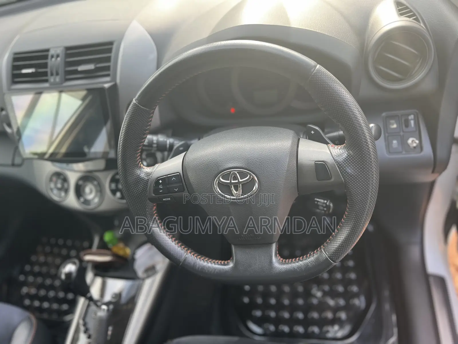 Toyota Vanguard 2013 White