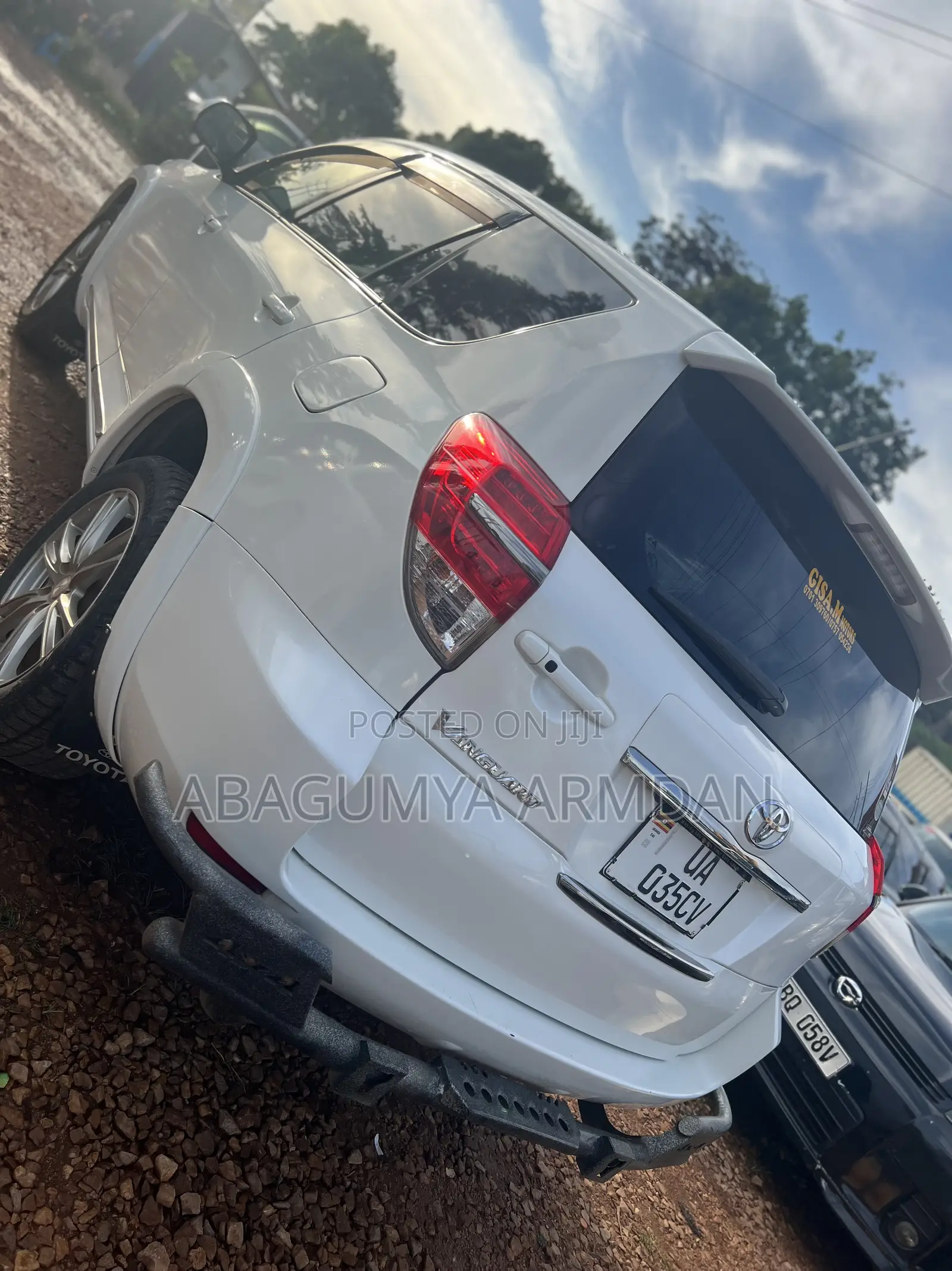 Toyota Vanguard 2013 White