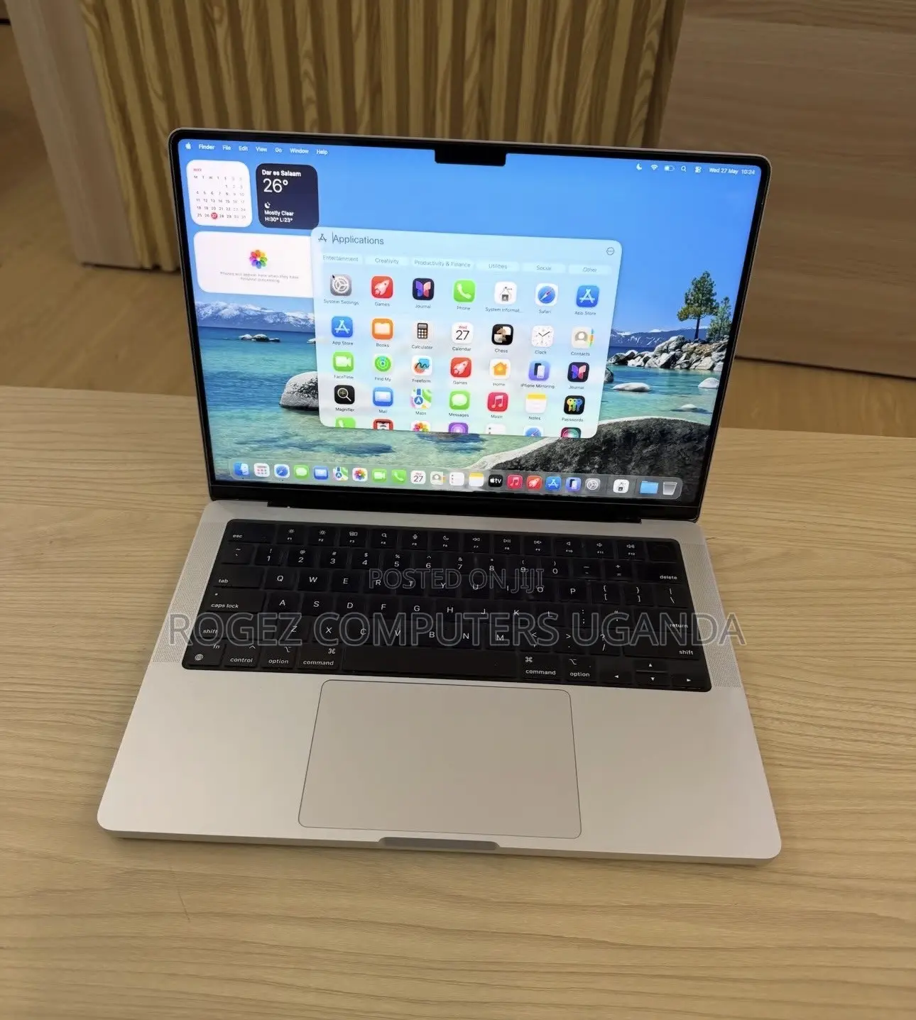 New Laptop Apple MacBook Pro 2023 M3 18GB Apple M3 Pro SSD 512GB