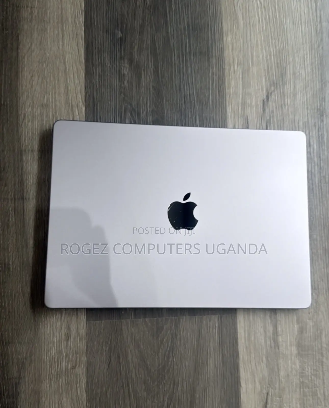 New Laptop Apple MacBook Pro 2023 M3 18GB Apple M3 Pro SSD 512GB