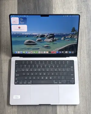 New Laptop Apple MacBook Pro 2023 M3 18GB Apple M3 Pro SSD 512GB