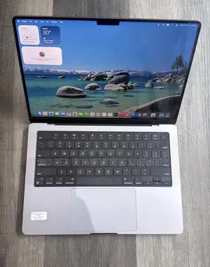 New Laptop Apple MacBook Pro 2023 M3 18GB Apple M3 Pro SSD 512GB