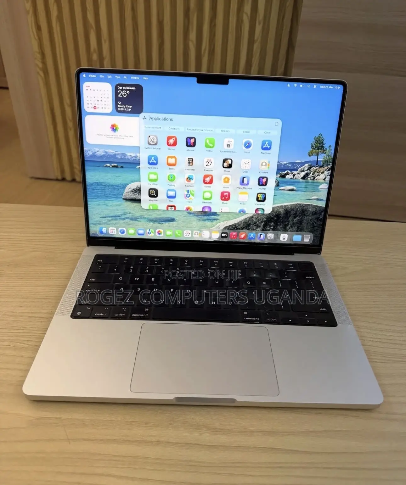 New Laptop Apple MacBook Pro 2023 M3 18GB Apple M3 Pro SSD 512GB