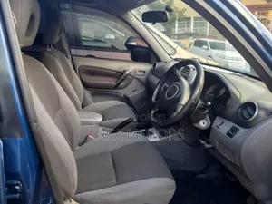 Toyota RAV4 1.8 2004 Blue