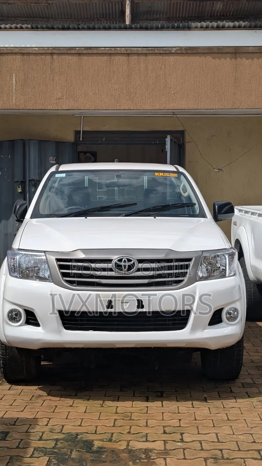 Toyota Hilux 2013 White