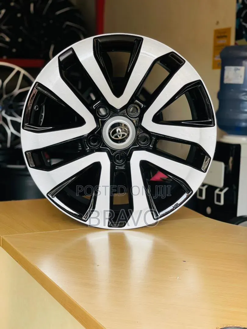 Land Cruiser V8 Engine Rims Size 18.