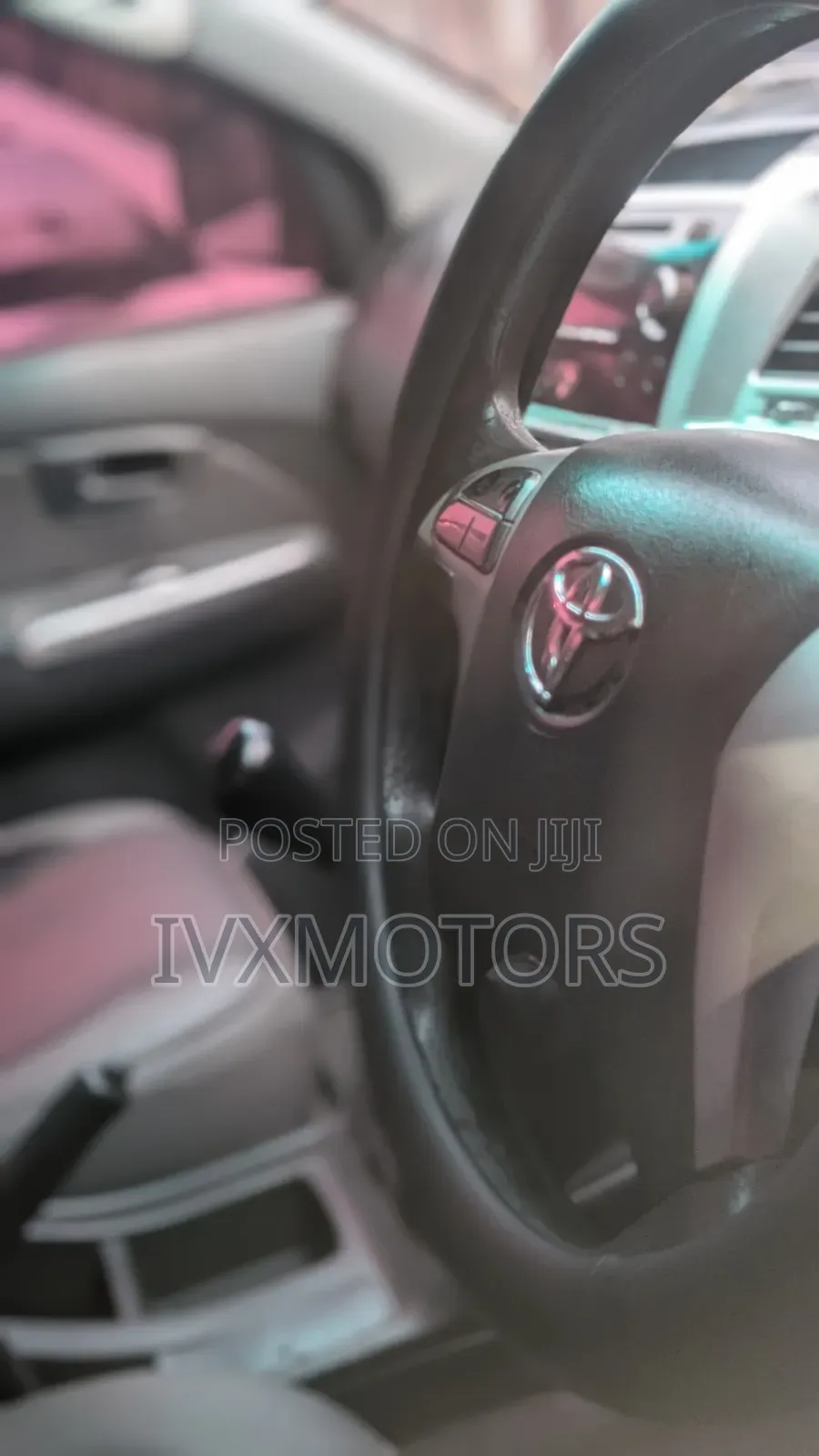 Toyota Hilux 2013 White