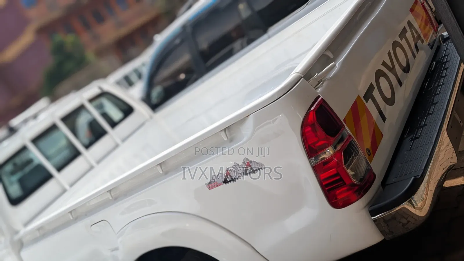 Toyota Hilux 2013 White