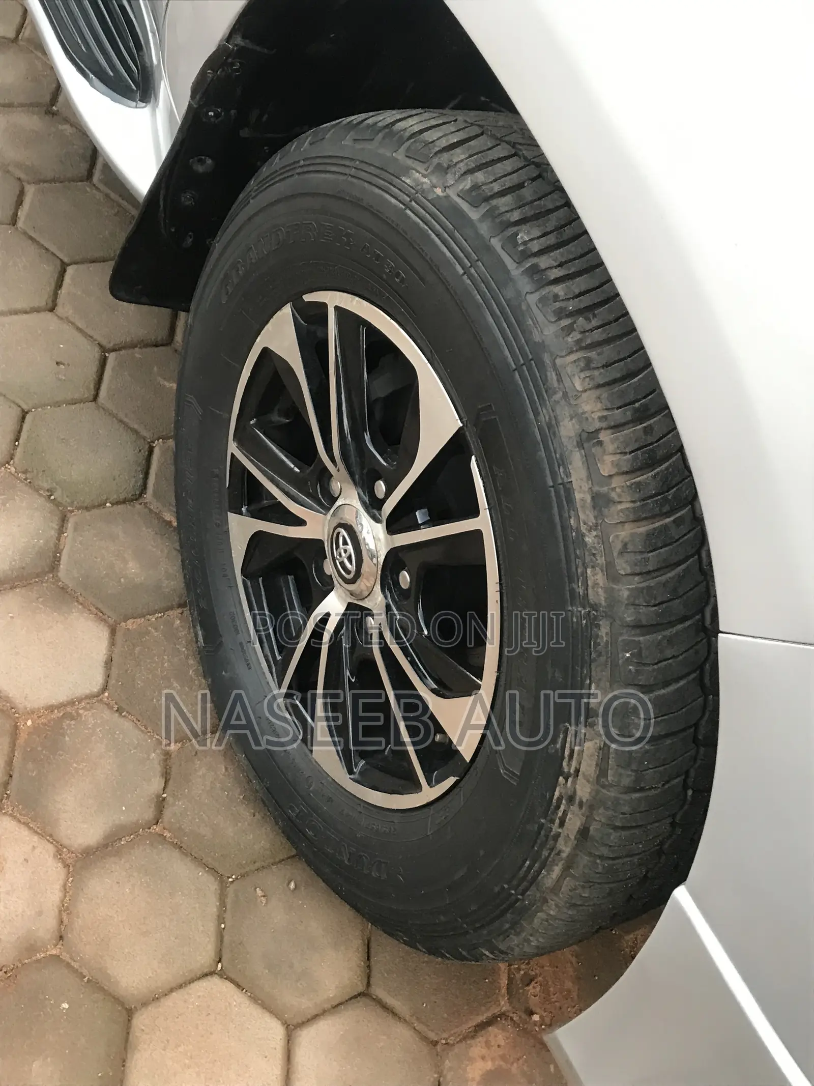 Toyota Land Cruiser Prado 2017 Silver