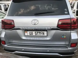 Toyota Land Cruiser Prado 2017 Silver