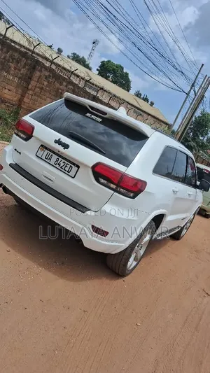 Jeep Cherokee Sport 4dr SUV (2.4L 4cyl 9A) 2015 White