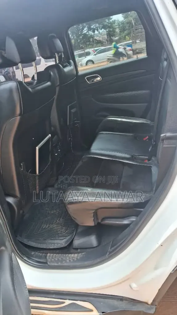 Jeep Cherokee Sport 4dr SUV (2.4L 4cyl 9A) 2015 White