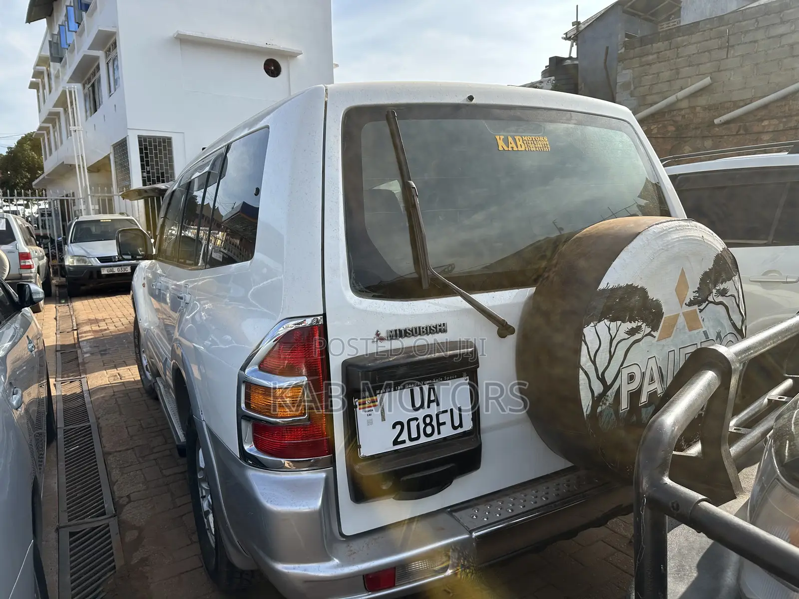 Mitsubishi Pajero 2004 White