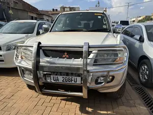 Mitsubishi Pajero 2004 White