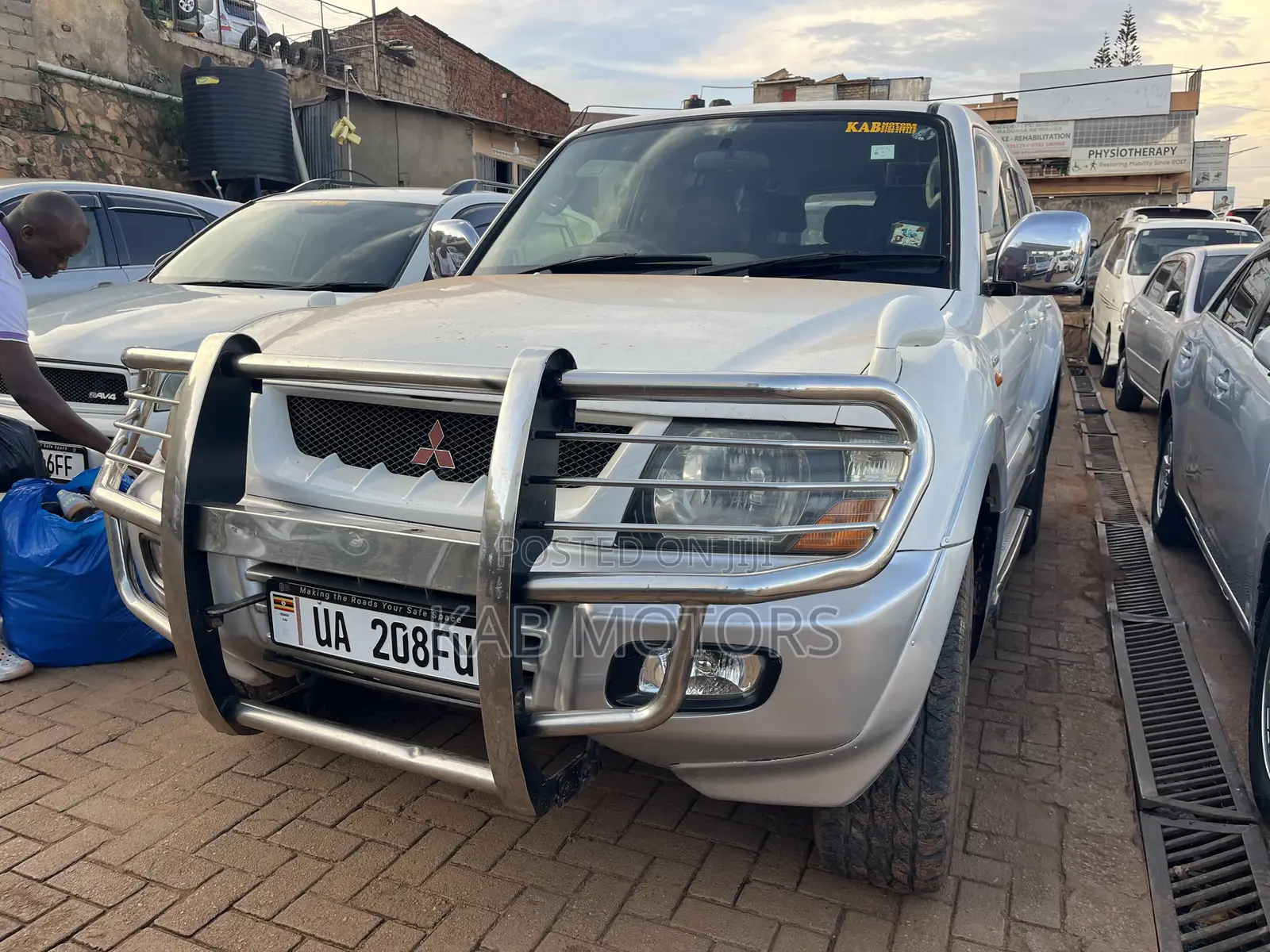 Mitsubishi Pajero 2004 White