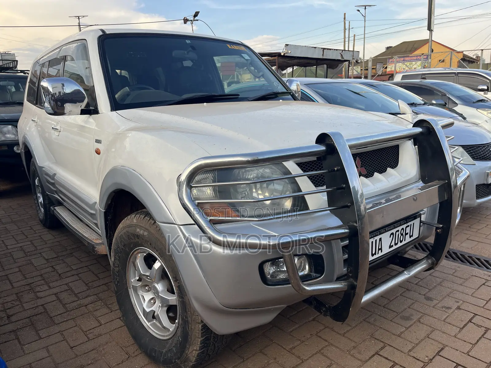 Mitsubishi Pajero 2004 White