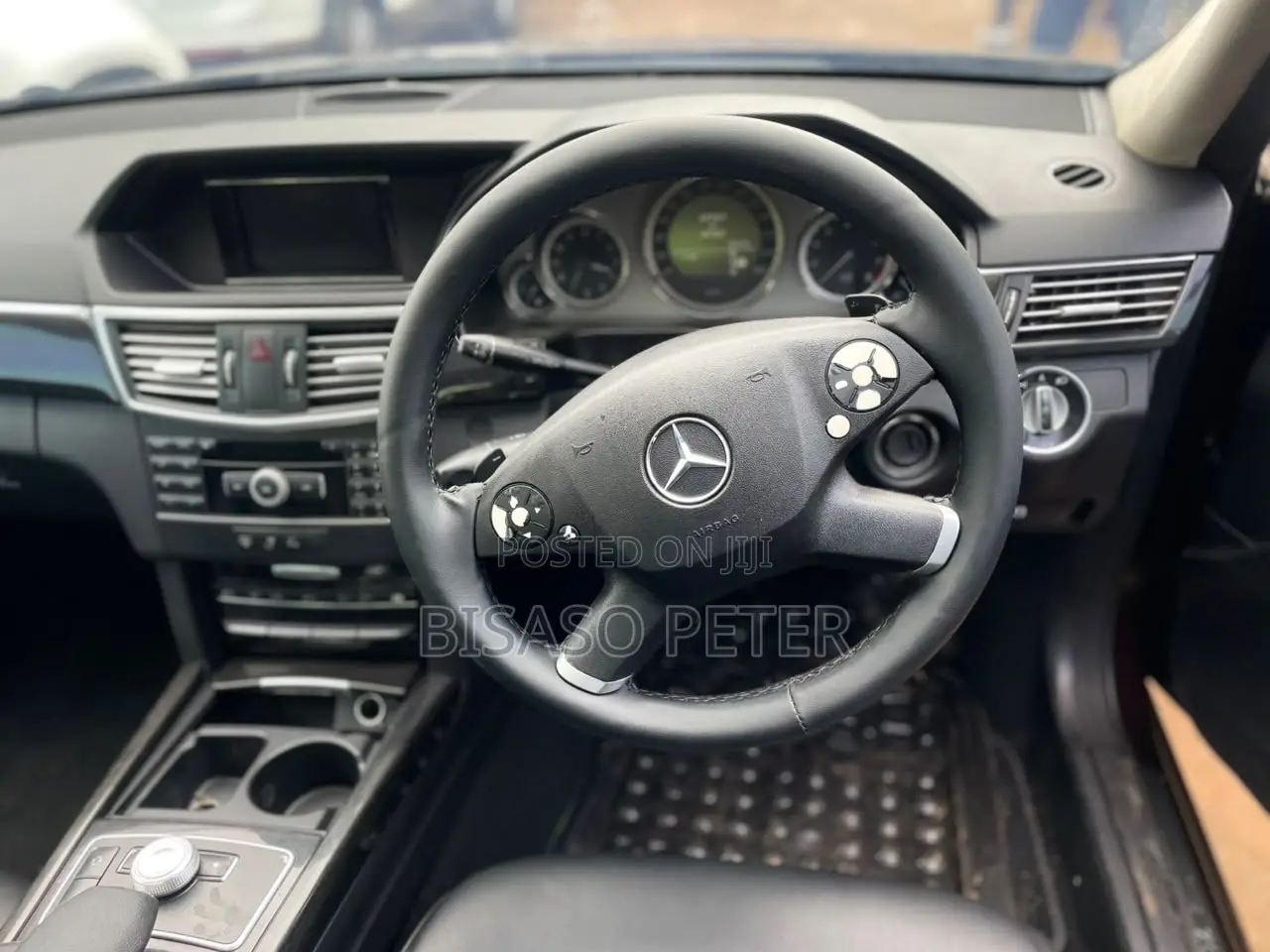Mercedes-Benz E300 2010 Beige