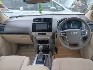 Toyota Land Cruiser Prado 2022 White