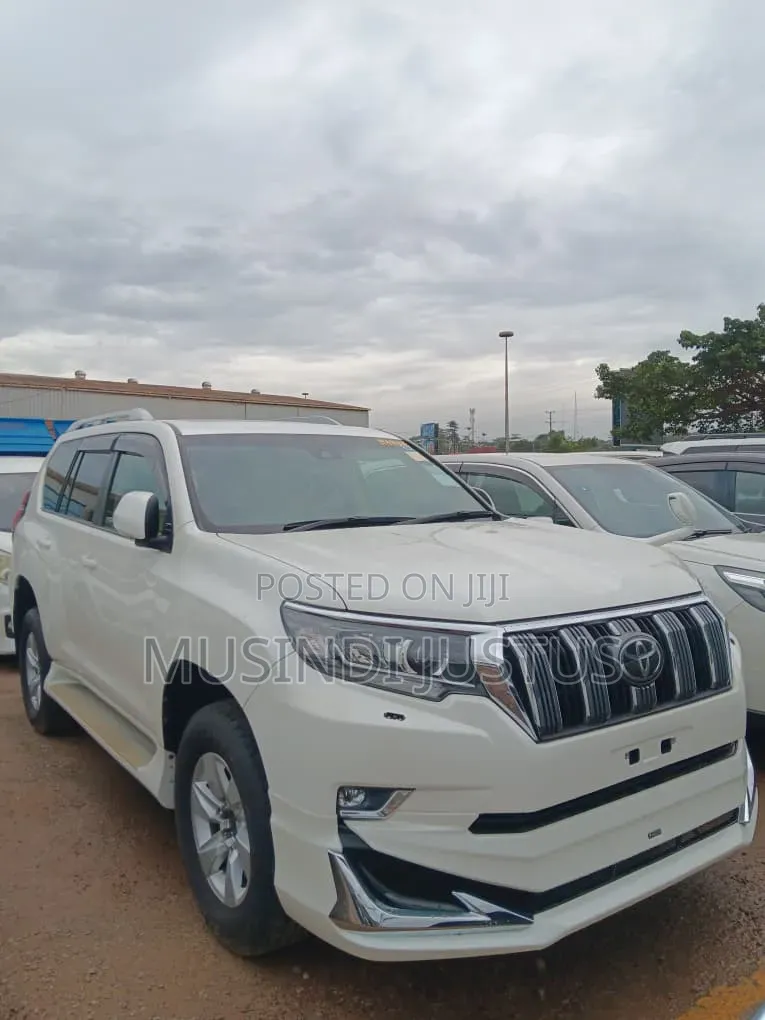 Toyota Land Cruiser Prado 2022 White