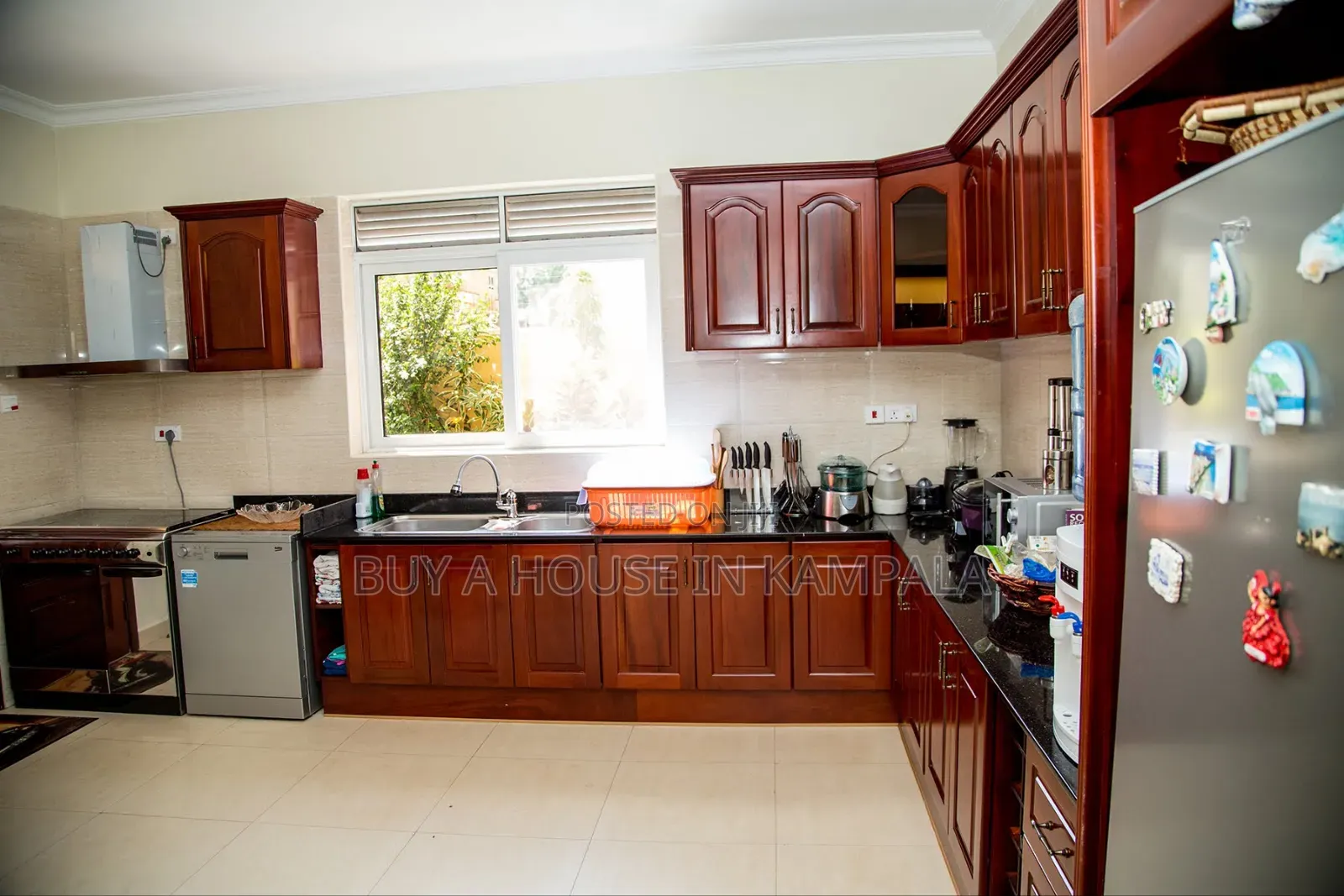Furnished 5bdrm Mansion in Munyonyo, Makindye for sale