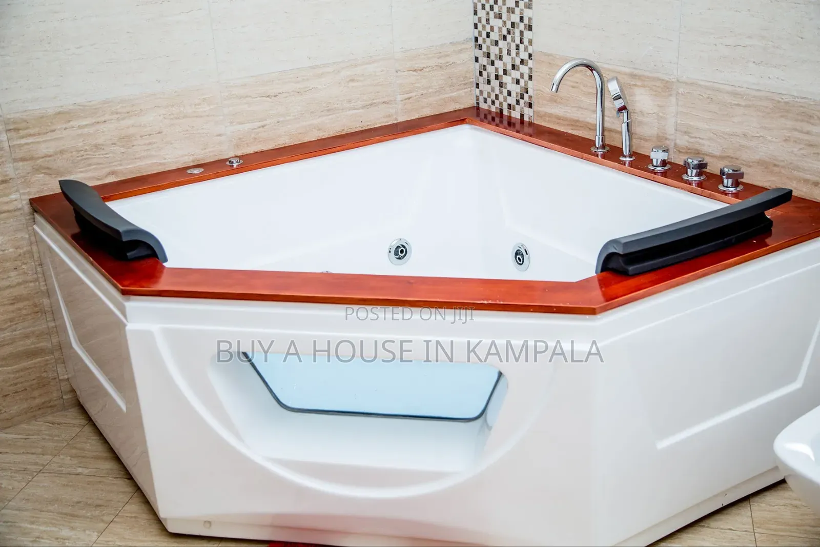 Furnished 5bdrm Mansion in Munyonyo, Makindye for sale