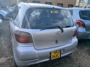 Toyota Vitz 2003 Silver