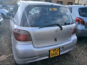 Toyota Vitz 2003 Silver