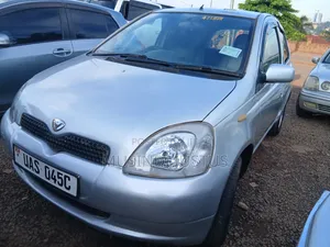 Toyota Vitz 2003 Silver