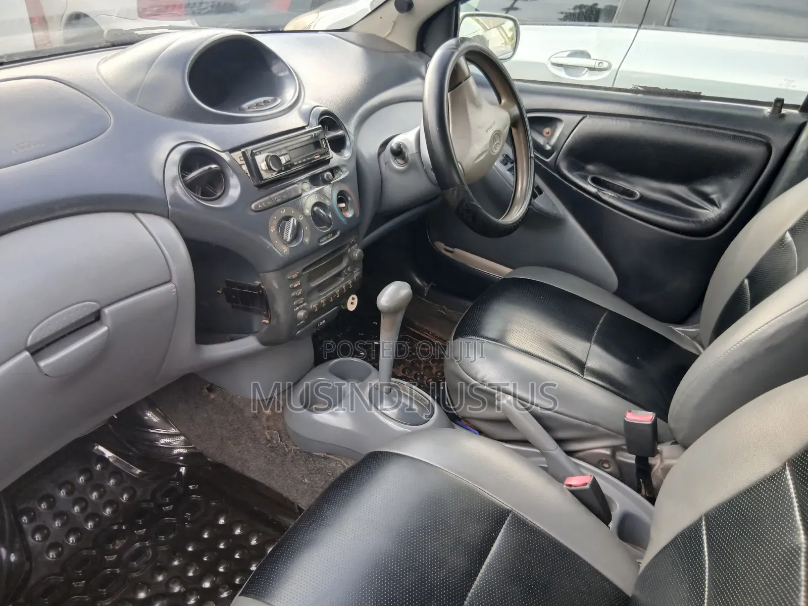 Toyota Vitz 2003 Silver