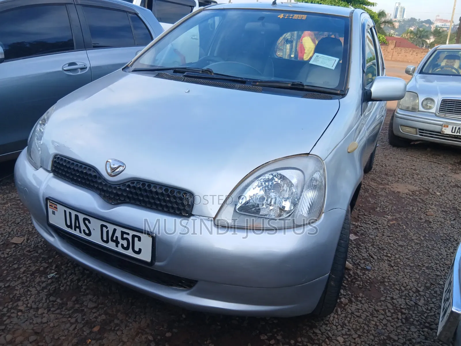 Toyota Vitz 2003 Silver