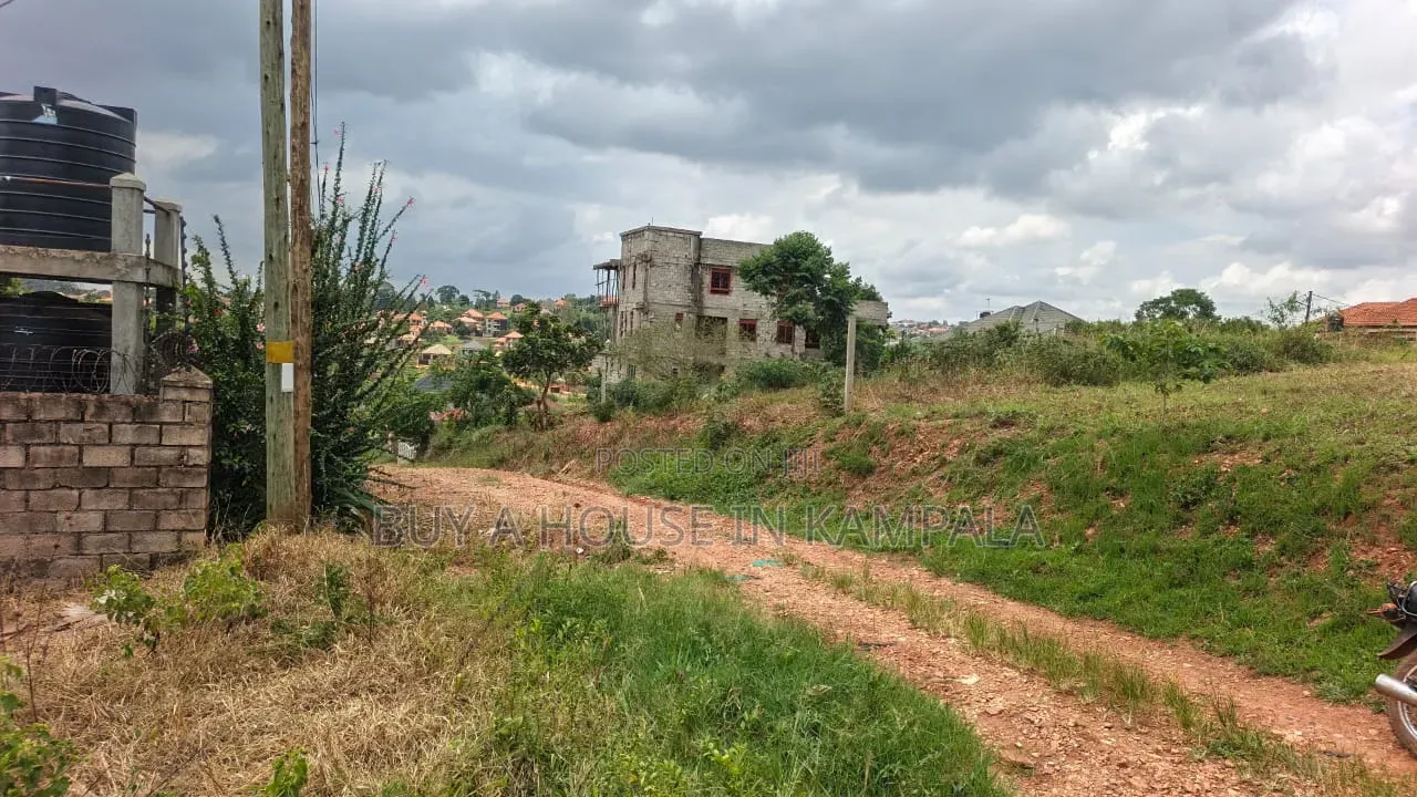 Kira Nsasa 50×100feet Plot Quick Sale