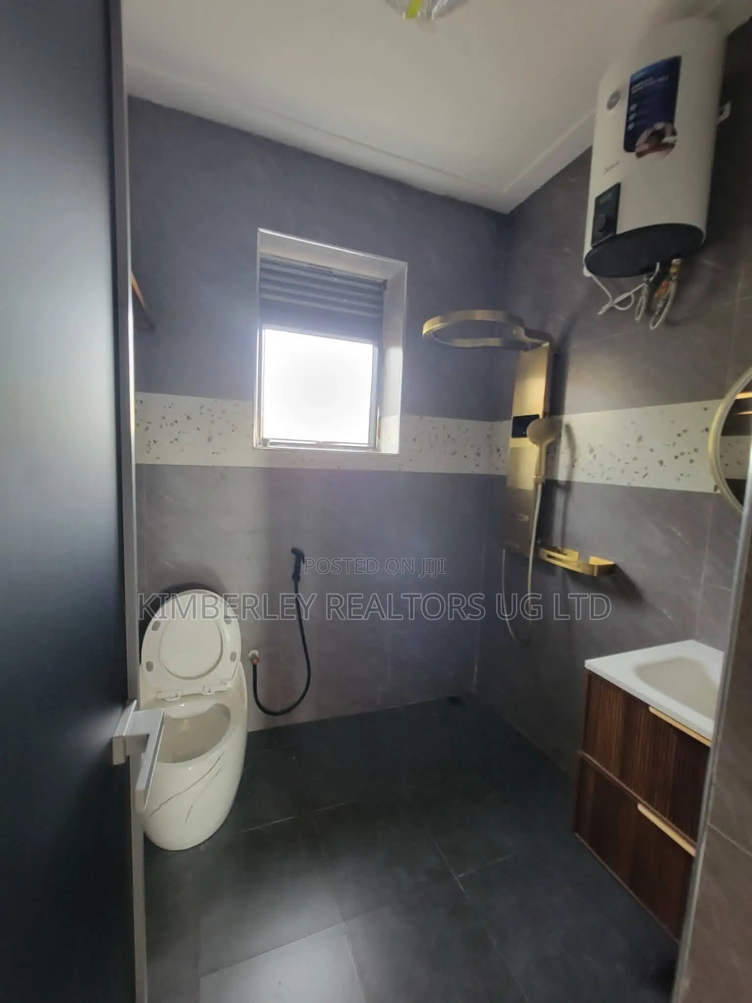 20bdrm Apartment in Division A for sale