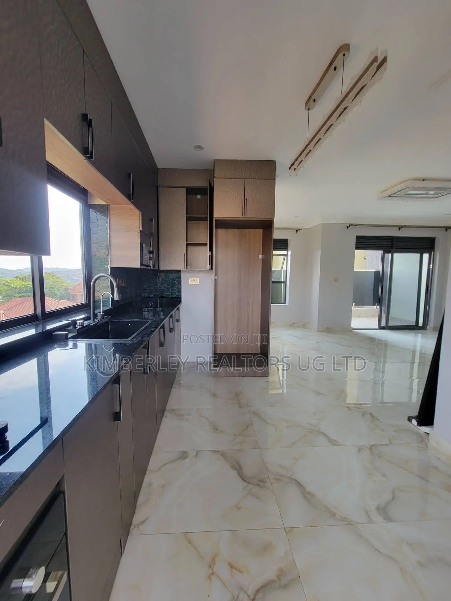 20bdrm Apartment in Division A for sale