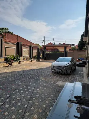 20bdrm Apartment in Division A for sale
