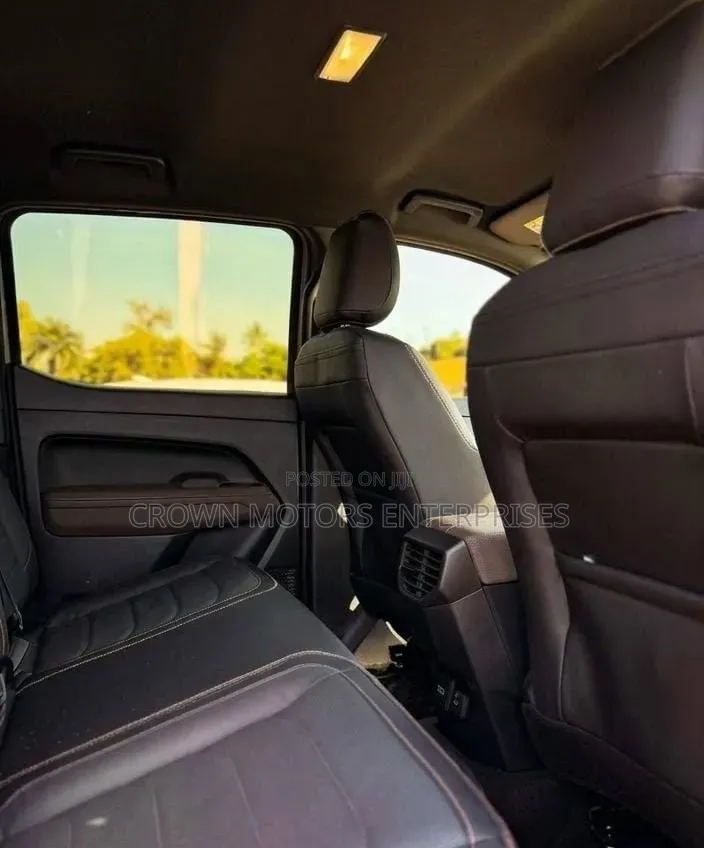 Volkswagen Amarok 2025 Gray