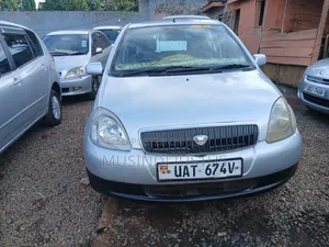 Toyota Vitz 2002 Silver